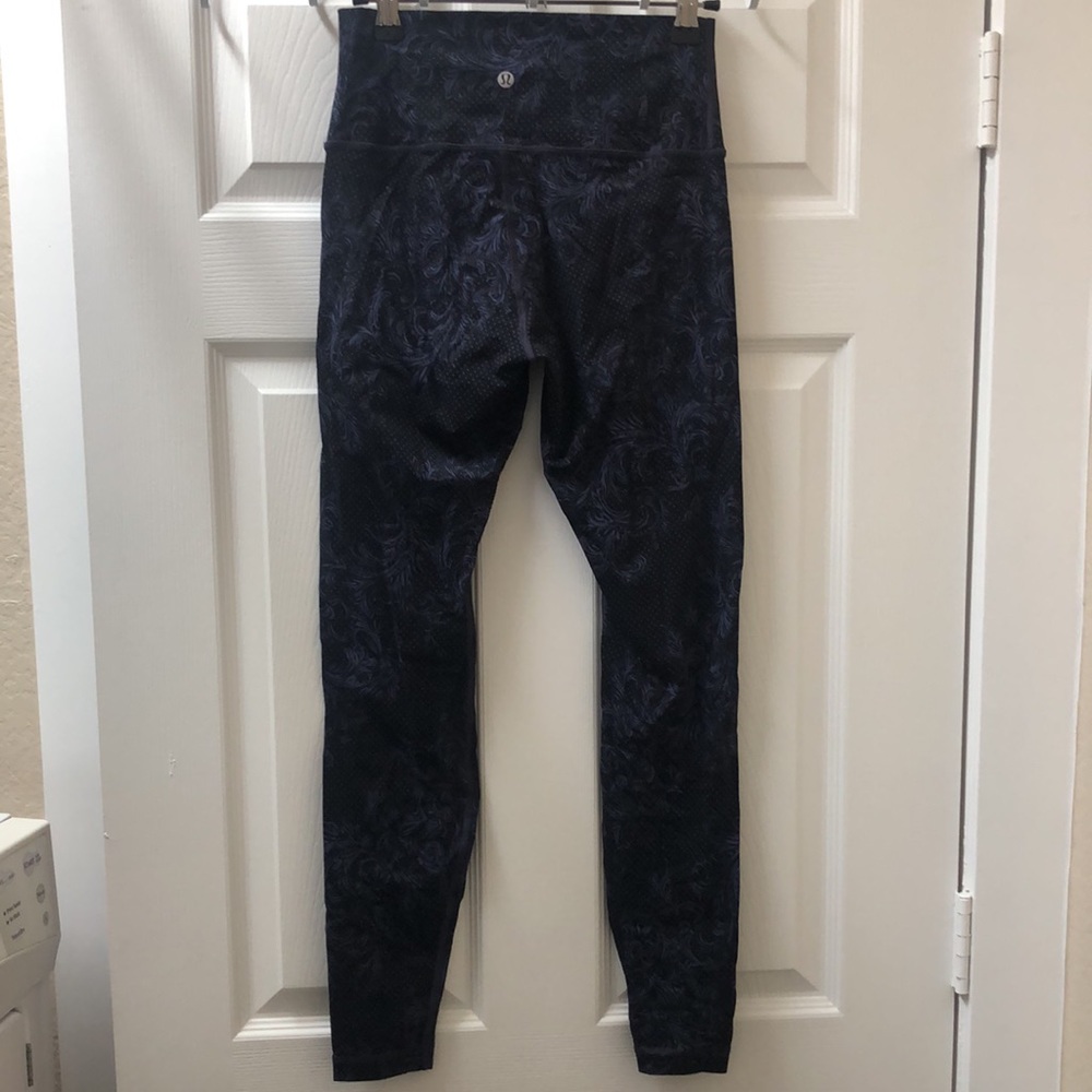 LIKE NEW! Lululemon Wunder Under High Rise Tight 28” - Picture 5 of 14
